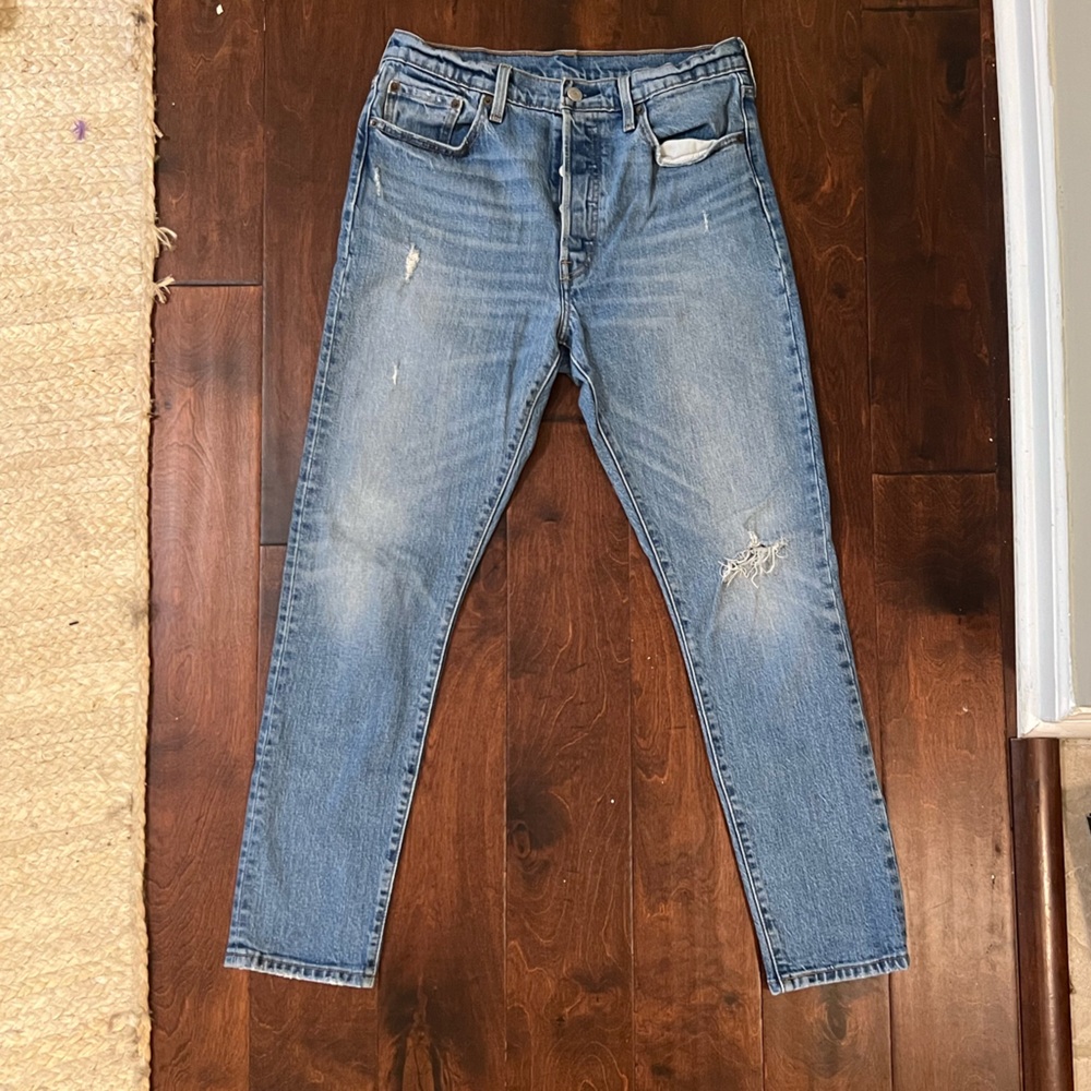 Levi’s 501s skinny jean, W29 L30. Light blue, distressed denim